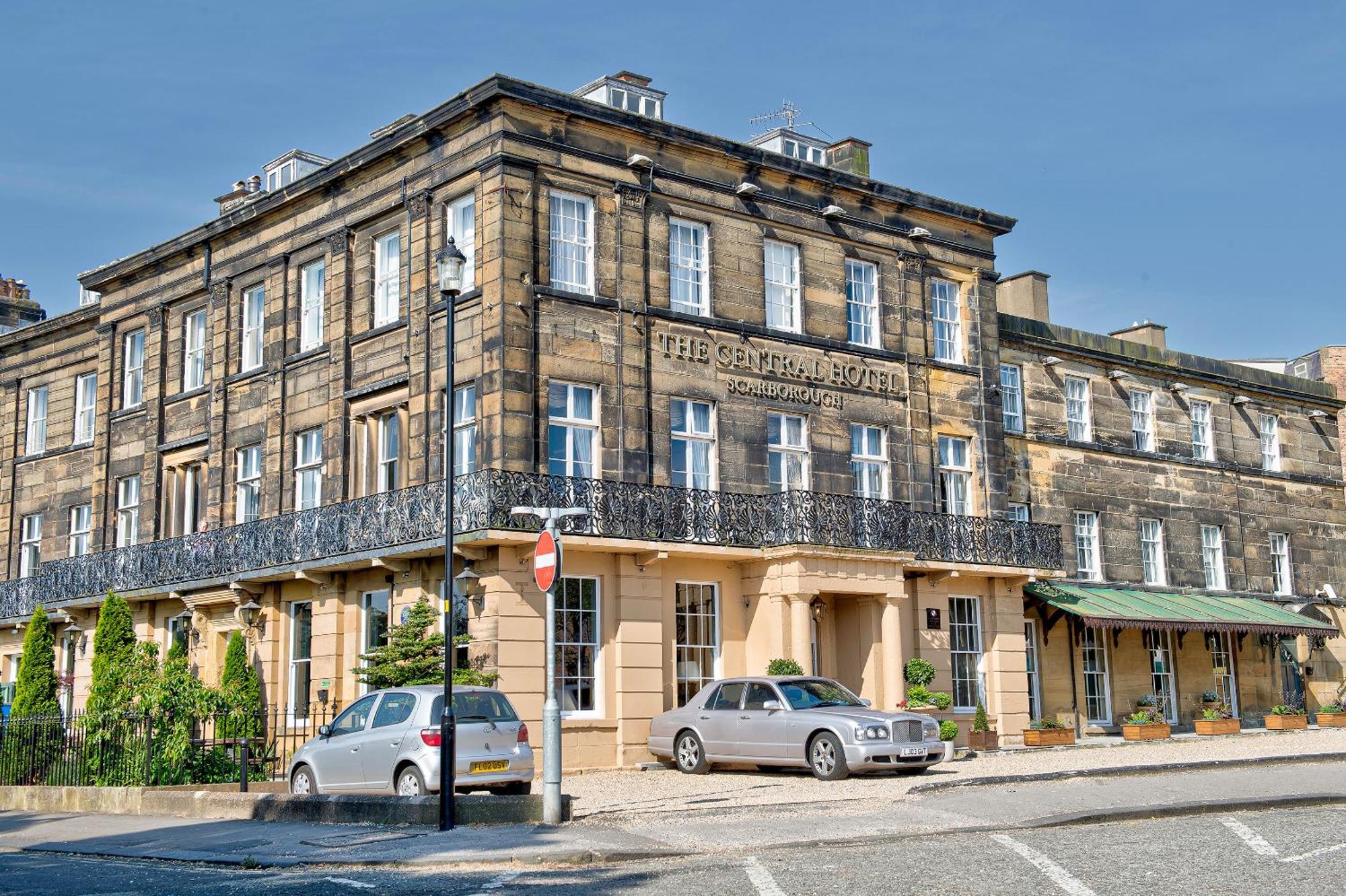 Hotel The 3*